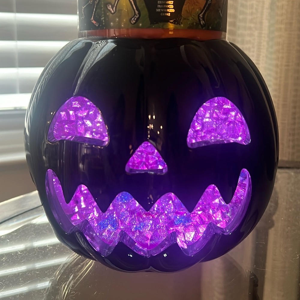Black light up crystal jack o lantern candle holder